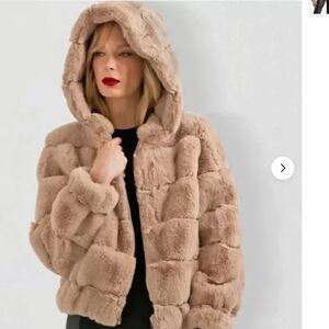 BCBGMAXAZRIA NWTs Women's Quilted Faux Fur Hooded Jacket Coat